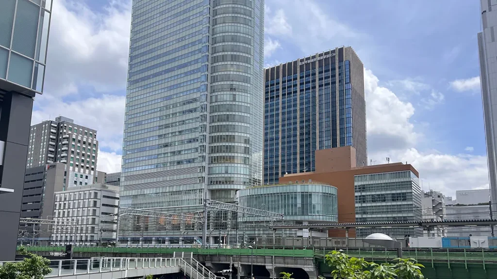 秋葉原駅から見える高層ビル群