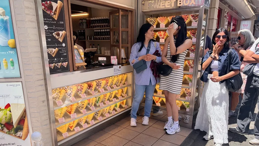 竹下通りのクレープ屋