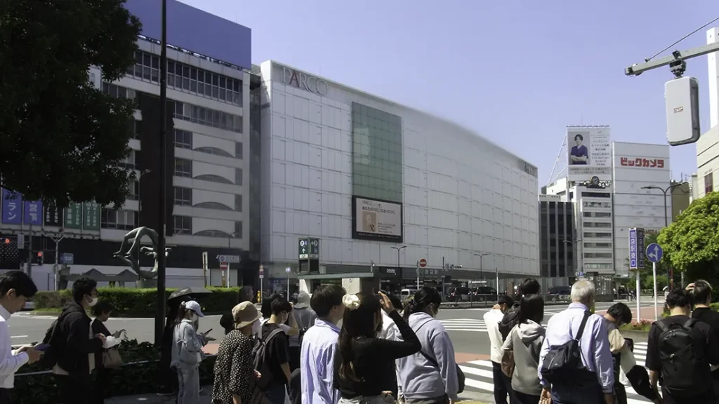 池袋駅東口周辺の交差点