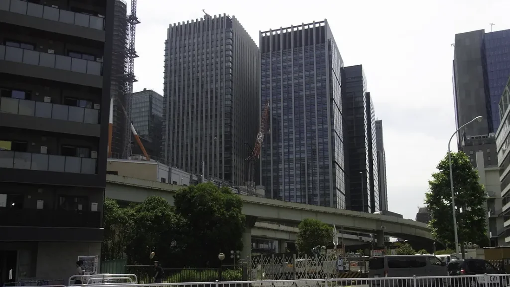 神田駅周辺の高層ビル群