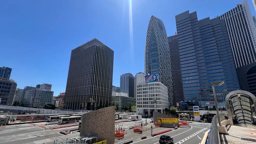 新宿駅西口周辺のビル群