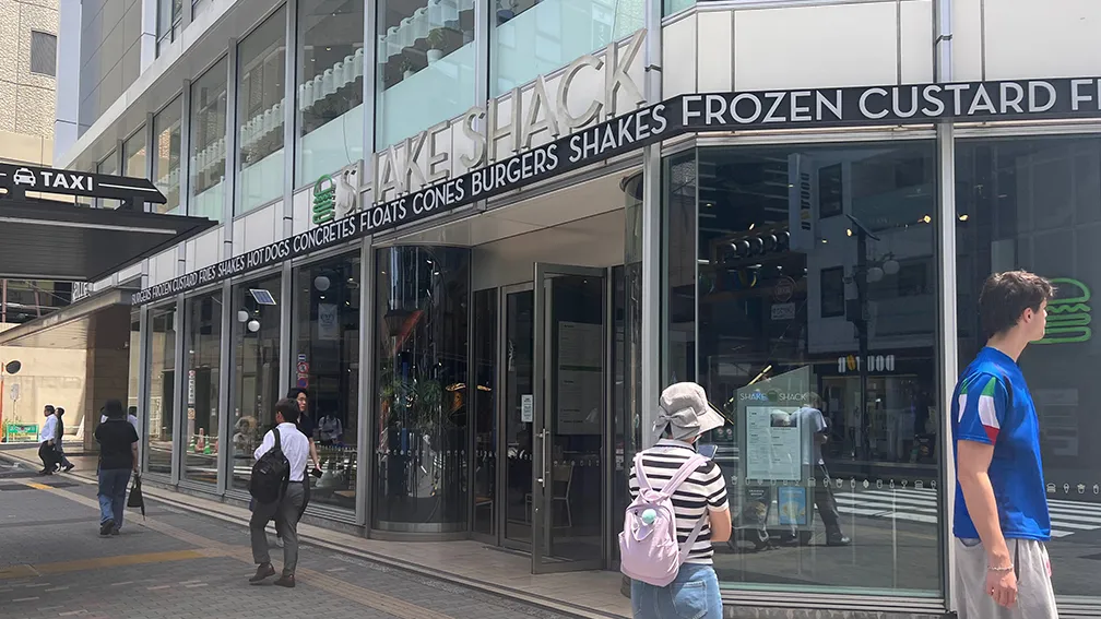 恵比寿駅のSHAKE SHACK