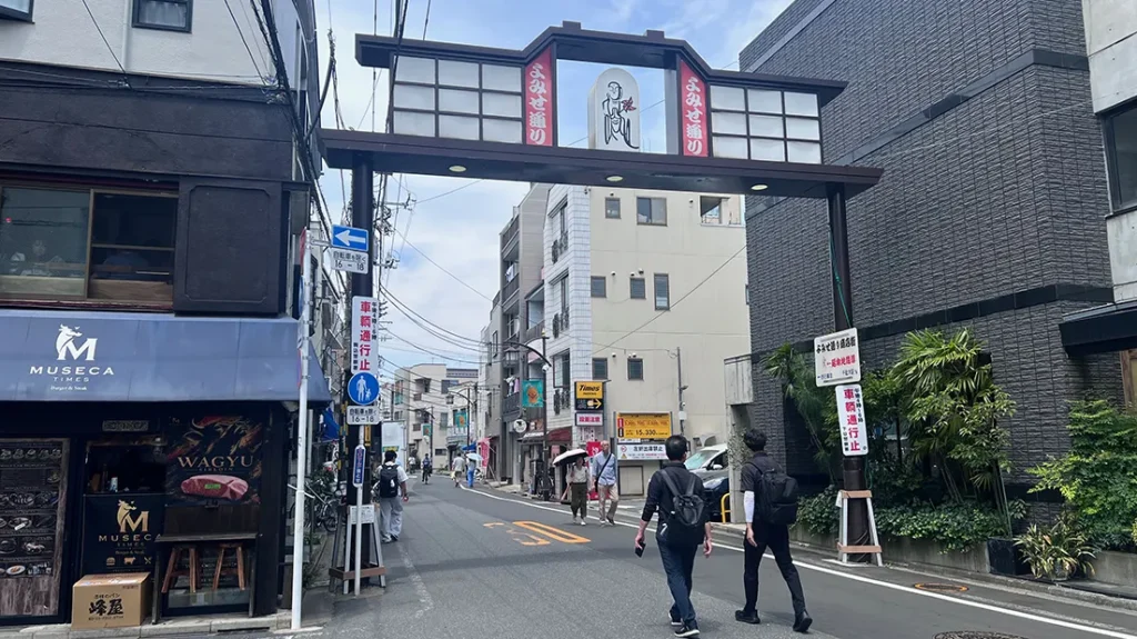 谷中のよみせ通りアーケード