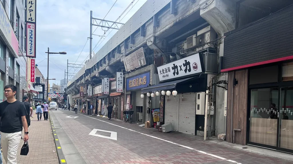 御徒町駅の高架下にある飲食店